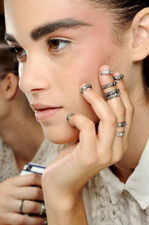 Кольца для пальцев и ногтей от Chanel