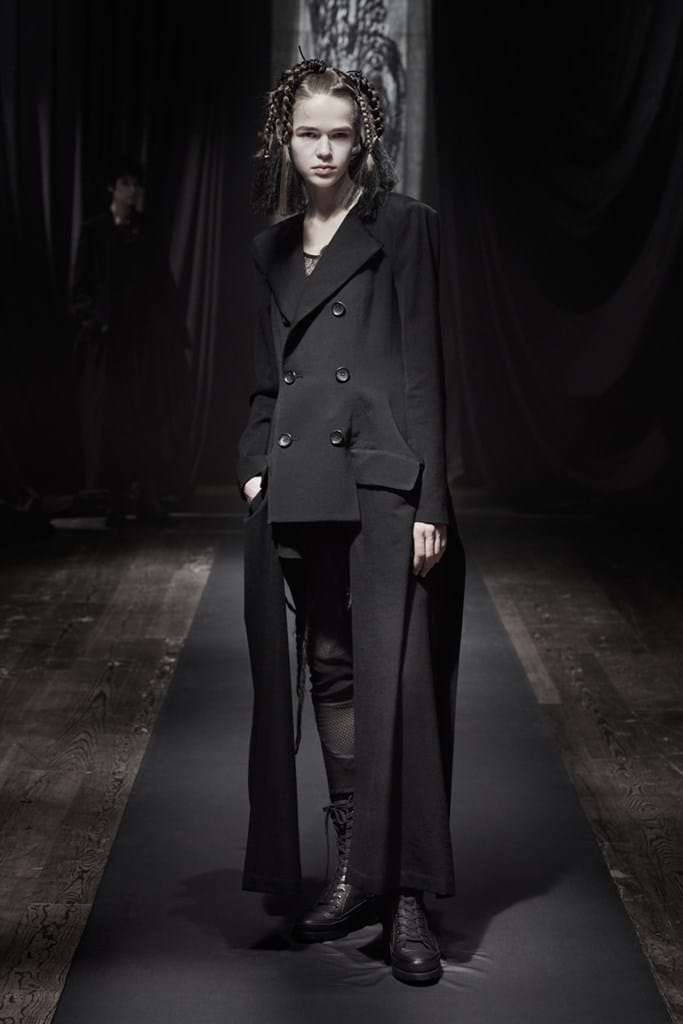 Йоджи Ямамото - модные образы в черных тонах отличная коллекция для готов и эмо